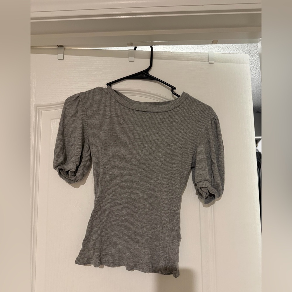Altar'd State Gray Ribbed Puff Sleeve Tee